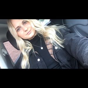 Meet your Posher, Holly